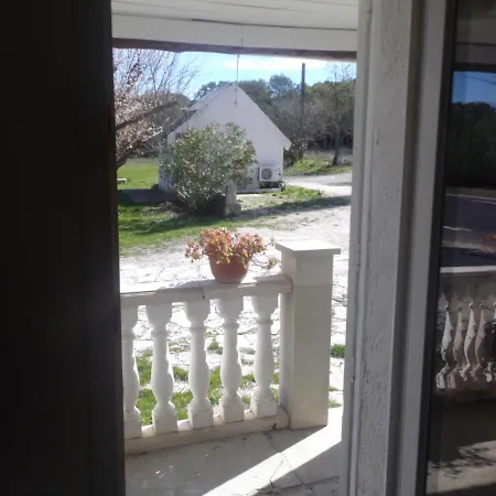 בית הארחה Le Patio Des Garrigues *