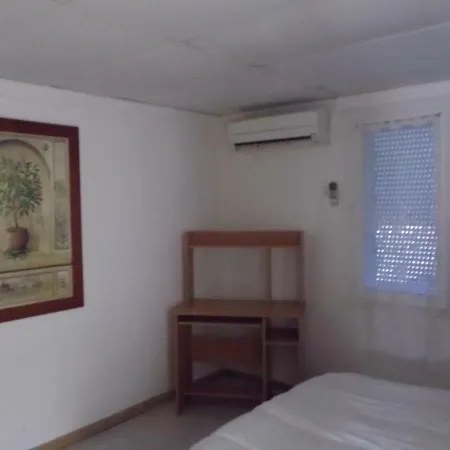 Des Garrigues Maison d'hôtes *