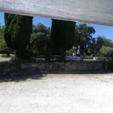 Le Patio Des Garrigues בית הארחה Caveirac